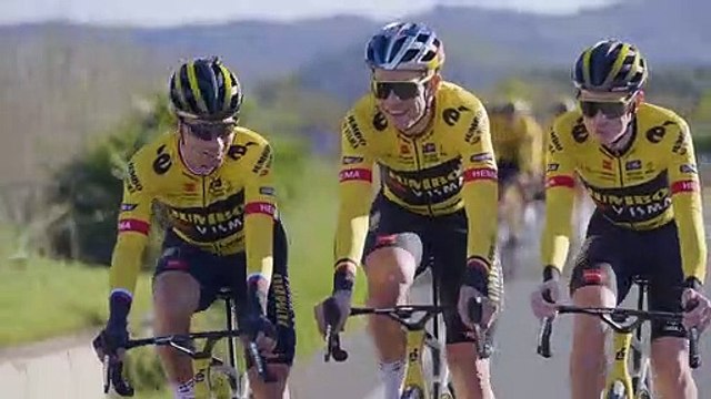 Cyclisme - Le maillot de la Team Jumbo-Visma de Wout Van Aert, Jonas Vingegaard, Primoz Roglic, Christophe Laporte & CO pour la saison 2023