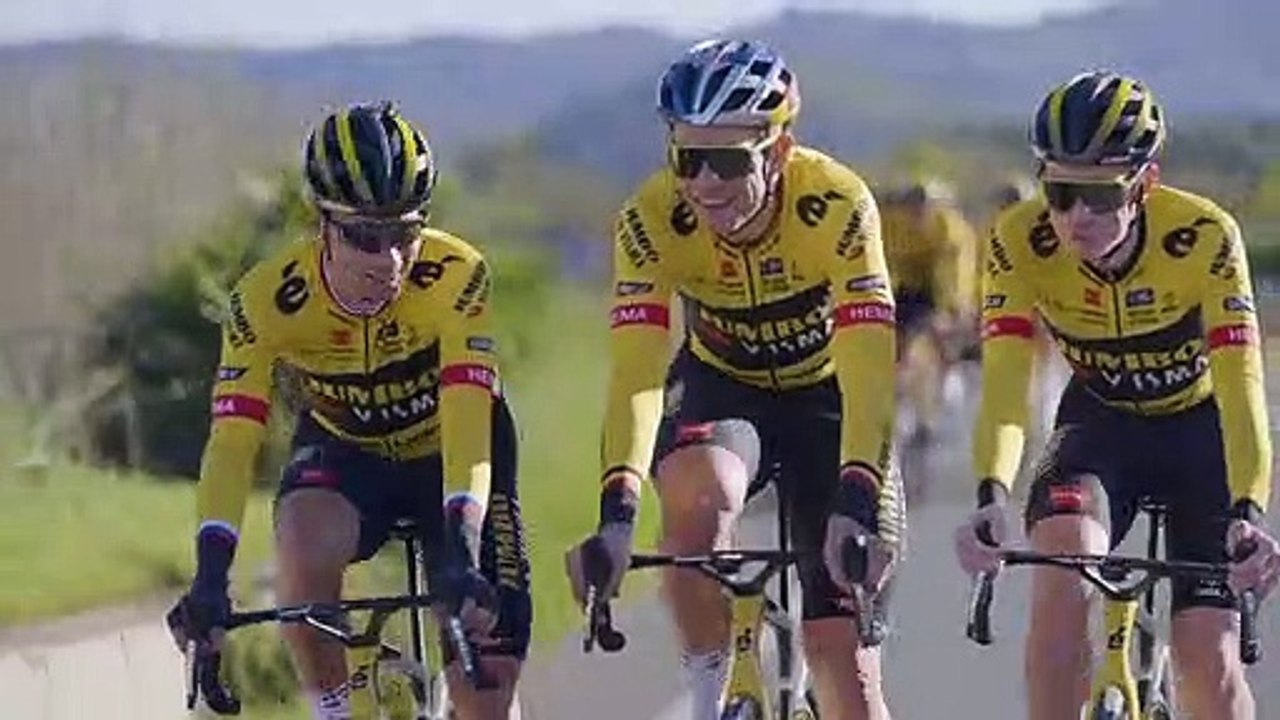 Cyclisme - Le maillot de la  Team Jumbo-Visma de Wout Van Aert, Jonas Vingegaard, Primoz Roglic, Christophe Laporte & CO pour la saison 2023