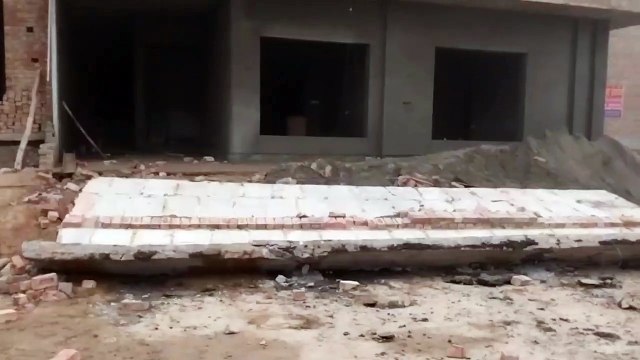 निर्मााणाधीन मकान का गिरा छज्जा, दो श्रमिकों की मौत