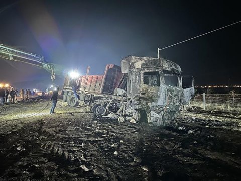 Iğdır'da kamyon ile kamyonet çarpıştı, 1 kişi öldü, 2 kişi yaralandı