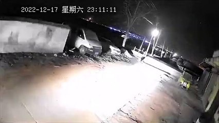 Ce conducteur a oublié qu'il pouvait freiner un peu