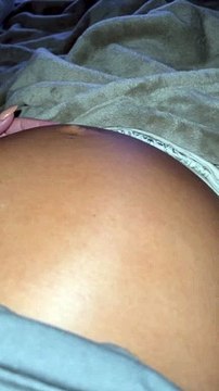 Aos 8 meses de gravidez, Joaquim já se mexia - e muito! - na barriga de Viviane Araujo