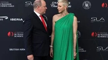 Charlène de Monaco, dans les bras des touristes du Palais : "Chaleureuse et vraie", elle fait craq