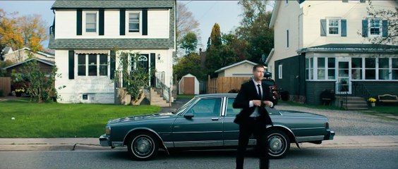 The Middle Man Bande-annonce (EN)