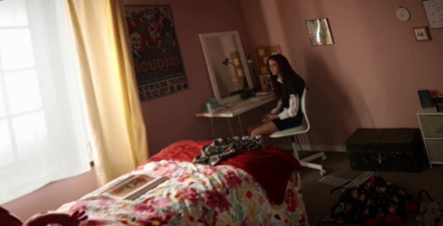 Zoe Valentine S01 E01