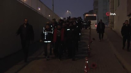 'Kökünü Kurutma Operasyonu'nda yakalanan zehir tacirleri adliyeye sevk edildi