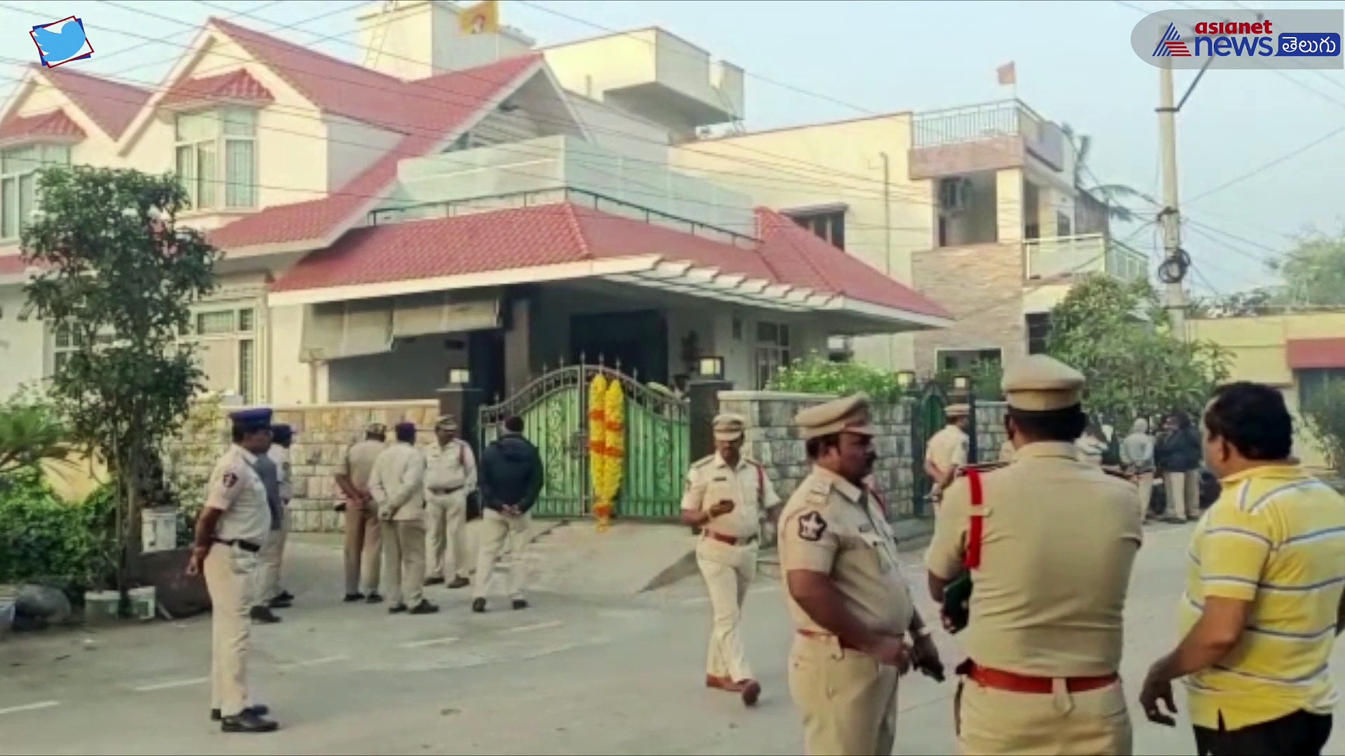 పల్నాడులో ఉద్రిక్తత... మాజీ మంత్రి ఆనంద్ బాబు ఇంటివద్ద భారీగా పోలీసుల మొహరింపు