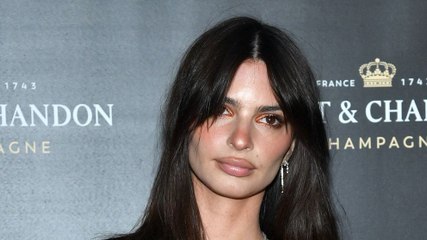 Emily Ratajkowski : après les rumeurs de sa romance avec Pete Davidson, elle embrasse un autre homme