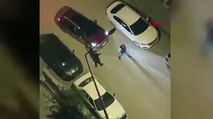 Sokak ortasında silahlar patladı! Dehşet anları kamerada