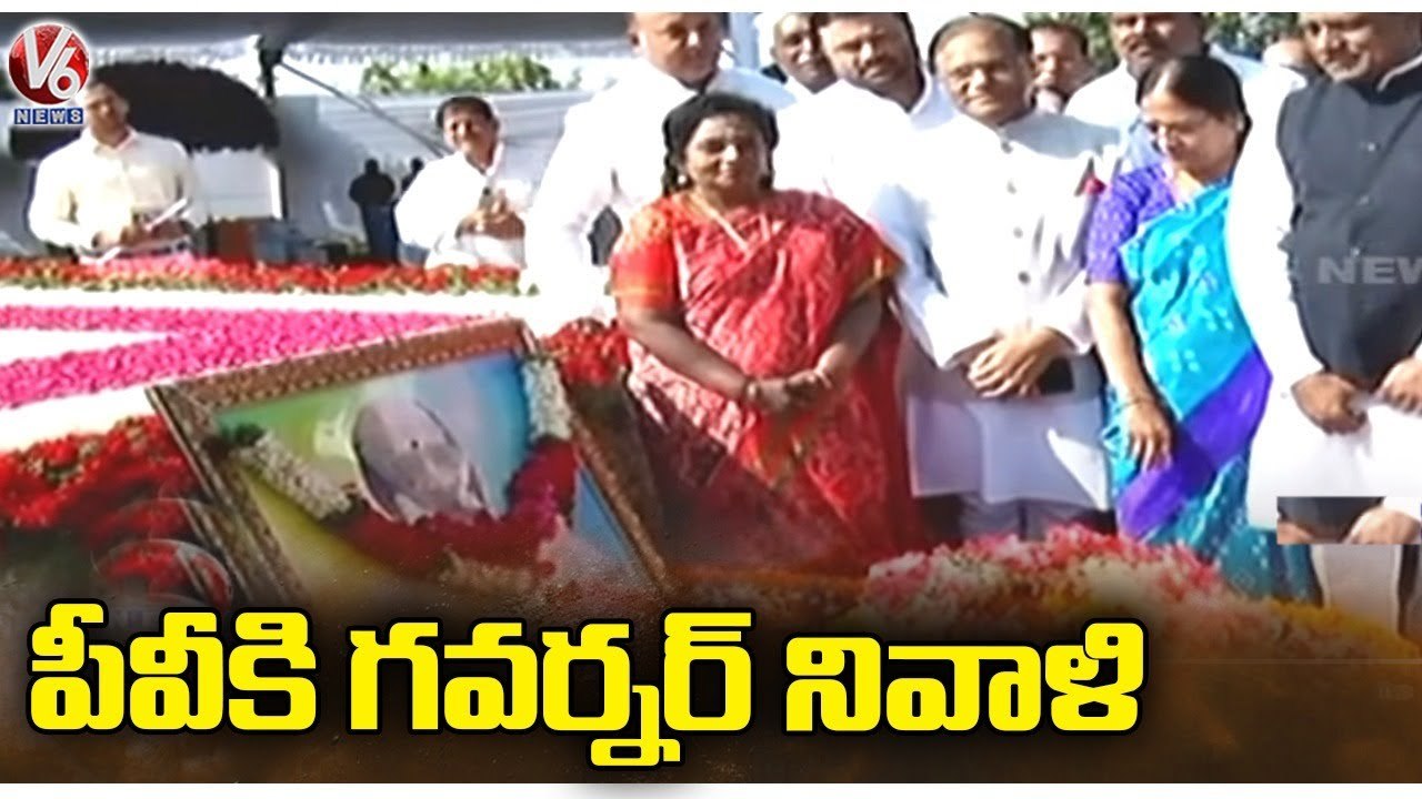 Governor Tamilisai Pays Floral Tribute To PV Narasimha Rao At Necklace Road | Hyderabad | V6 News