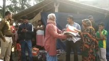 वैशाली: जदयू विधायक ने अग्नि पीड़ित परिवारों के बीच किया कंबल वितरण