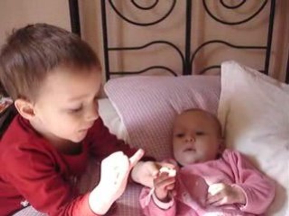 léon chante pour maïa