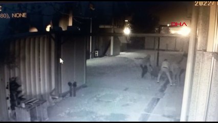 Hırsızlar kasayı açamayınca el arabasıyla götürdü