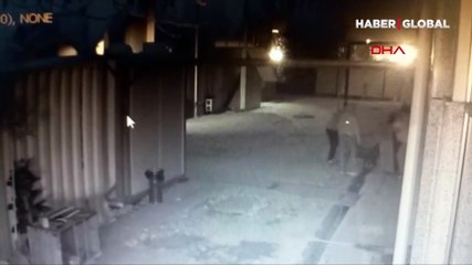 Açamadıkları para dolu kasayı el arabasıyla götürdüler