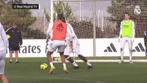 Benzema à l'entraînement avec ses coéquipiers