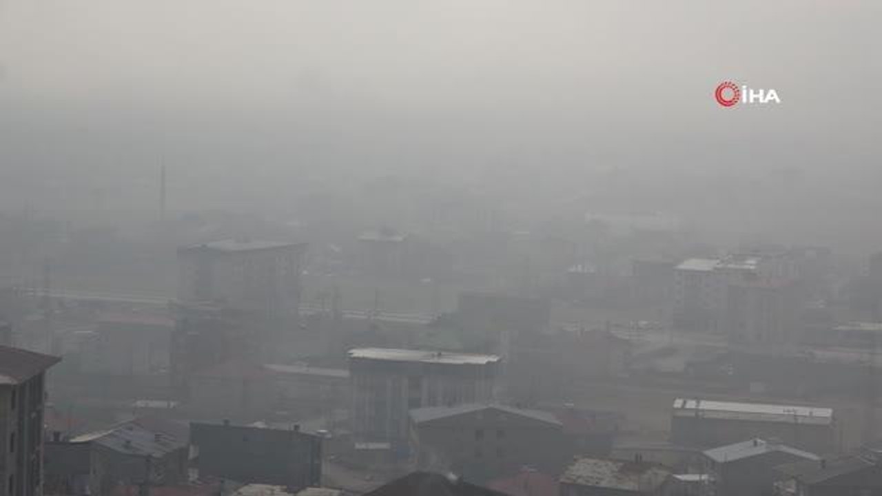 Hakkari'de yoğun sis: Görüş mesafesi 10 metreye kadar düştü