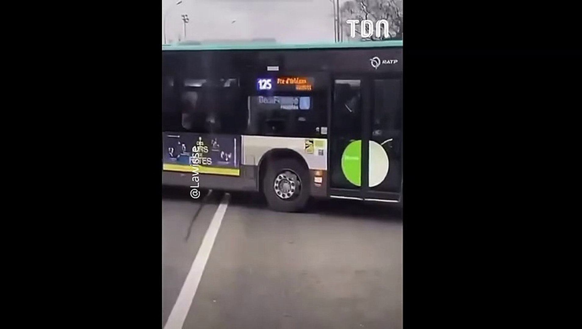 Un bus RATP filmé à contresens sur le périphérique à Paris - VOLTAGE