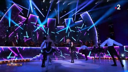 "Prodiges" : Faustine Bollaert émue aux larmes en pleine émission