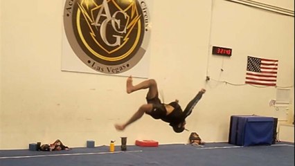 Competent man didn't let his leg touch the floor while performing cork snapu