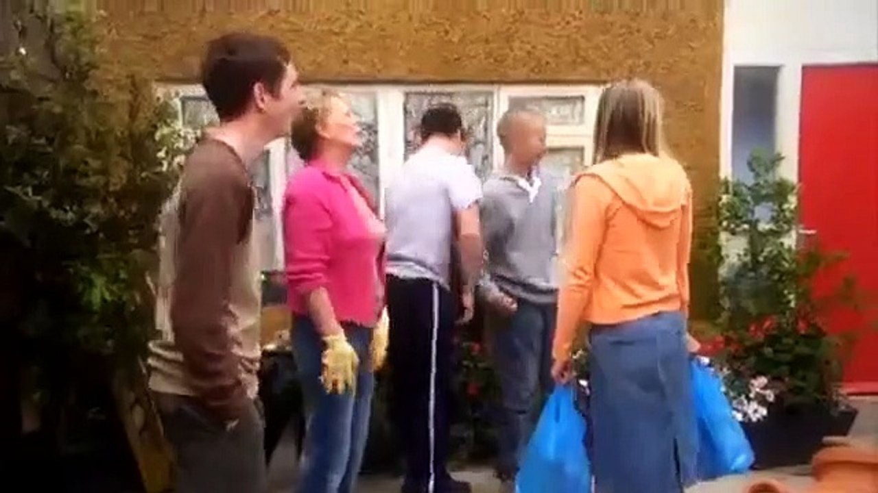 Shameless (UK) - Se2 - Ep03 - The Garden Competition HD Watch HD Deutsch