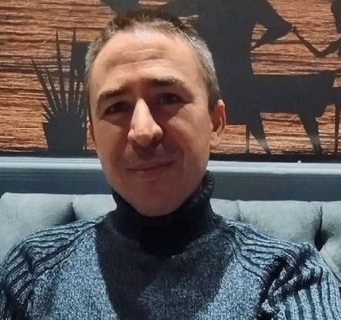 EYÜPSULTAN'DA YANAN FABRİKADA ÖLEN İŞÇİNİN CENAZESİ ADLİ TIP KURUMU'NA GÖTÜRÜLDÜ