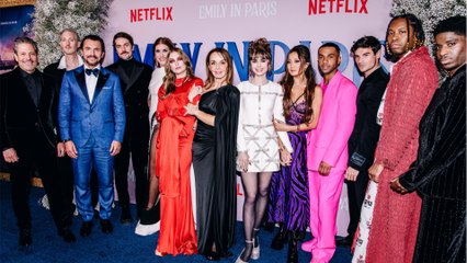 VOICI - Emily in Paris : une actrice de la série Netflix est en deuil après une tragique disparition