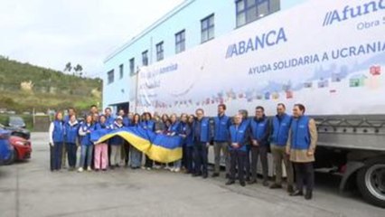 Abanca y Afundación fletan un camión cargado de juguetes y ropa para Ucrania