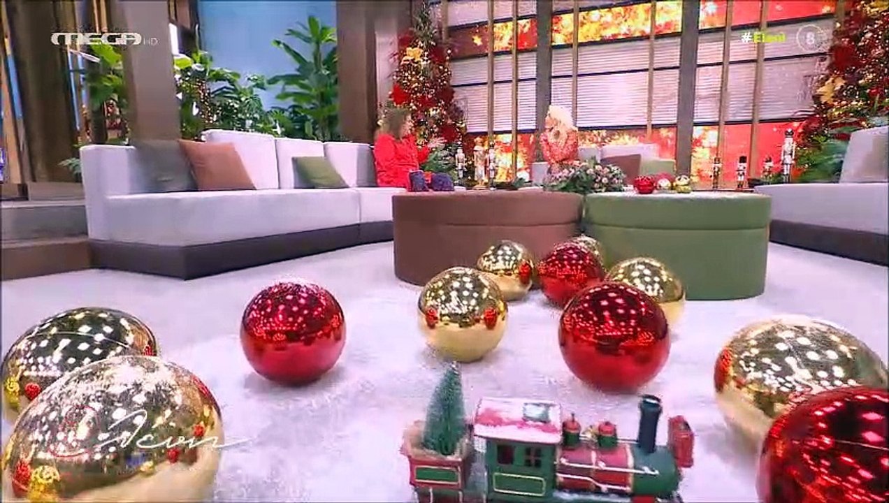 Ελένη Μενεγάκη: Τα διαφορετικά Χριστούγεννα και το ταξίδι με τις κόρες και τον Μάκη την Πρωτοχρονιά!