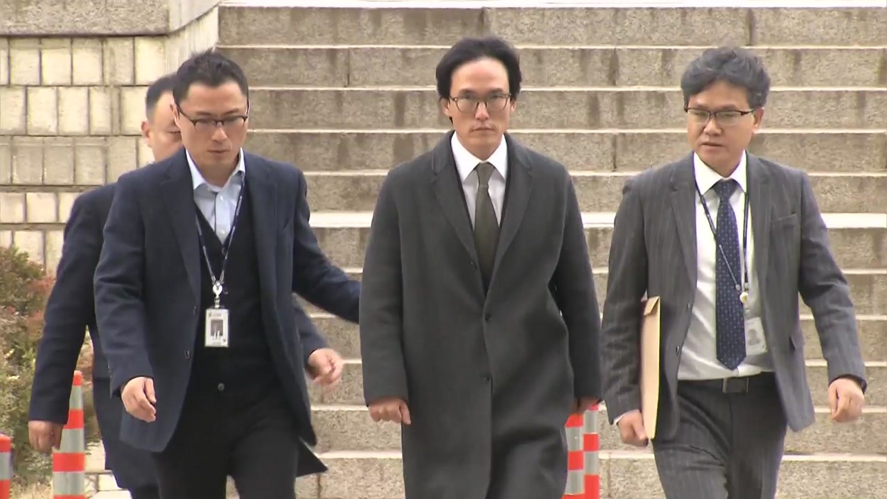 검찰, '계열사 부당 지원' 조현범 한국타이어 회장 소환조사 / YTN