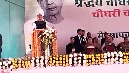 गहलोत बोले- नफरत मिटाएं, सचिन ने कहा मिलकर चलें