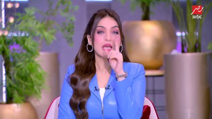 ياسمين عز تشرح لأول مرة إتيكيت التعامل مع الزوج: أول ما يدخل البيت تقومي تقفي انتباه وتقفلي التليفون مع أي حد بتكلميه ما عدا حماتك عشان متزعلهوش!!