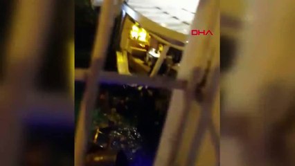 Bebek'te iskele çöktü! Denize düşenler var