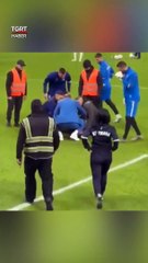 Sahaya Atladı Evlenme Teklifi Etti #shorts