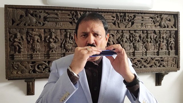 Aao Na Gale Lagao Na - Film Mere Jeevan Saathi 1972 on Harmonica Live Performance by Mukund Kamdar