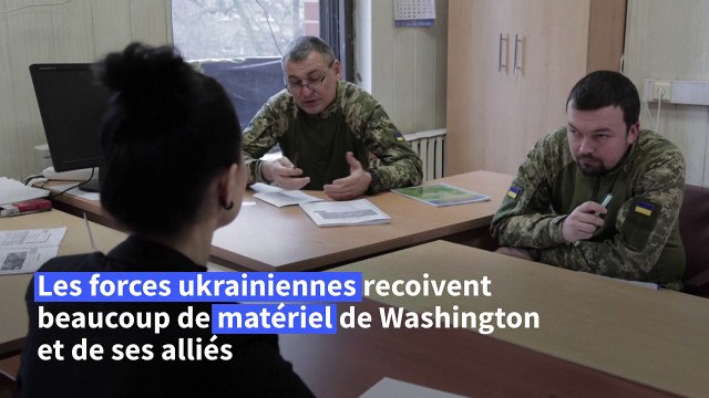 En Ukraine, des leçons d'anglais pour armer les soldats