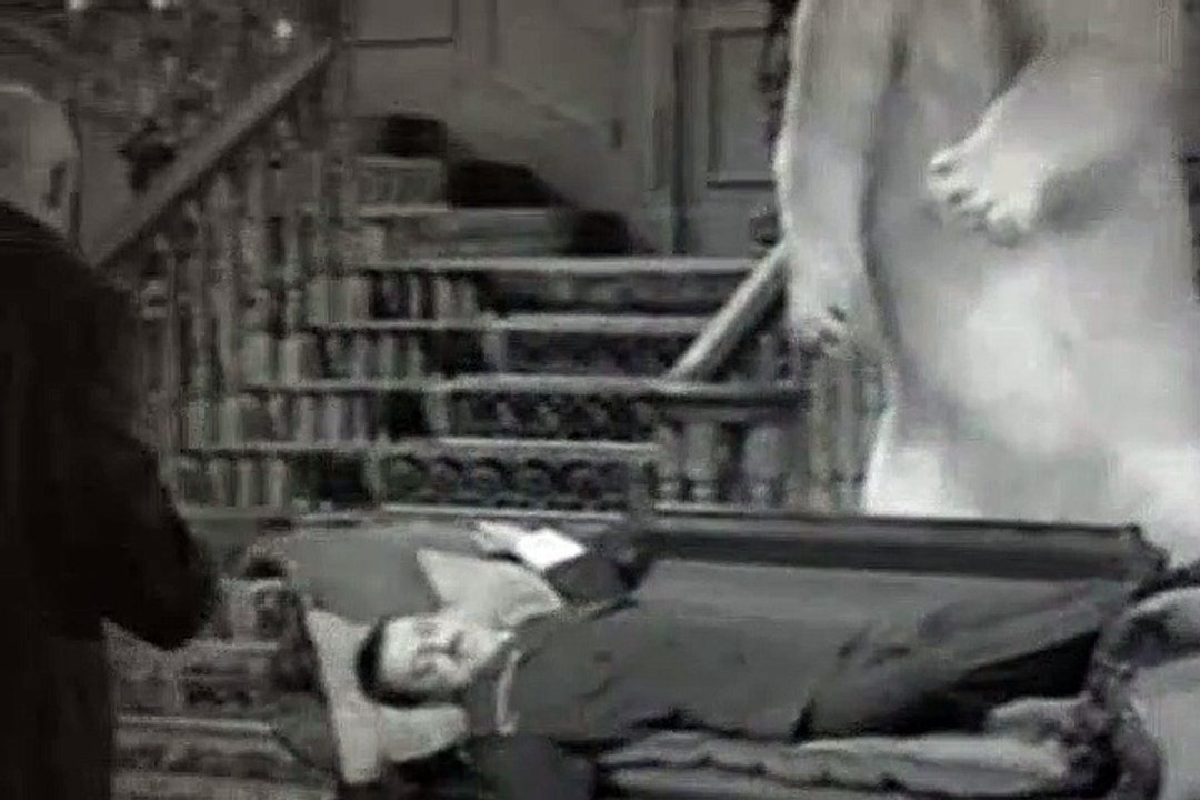 The Addams Family Season 2 Episode 12 Gomez, The Cat Burglar