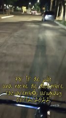 Por la calle 18 de julio, en bicicleta,  una noche de diciembre. Tacuarembó, Uruguay (09/12/2022)