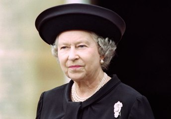 Princess Diana vs. Queen Elizabeth II: Key Differences in Their Historic Funerals 🏰