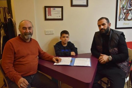 BABA-OĞUL ARASINDAKİ 'CEP TELEFONU' SORUNUNU ARA BULUCU ÇÖZDÜ