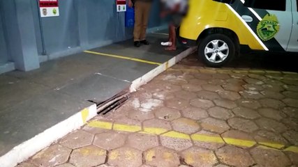 Homem é preso  após tentar esfaquear o irmão e entrar em luta corporal com policiais
