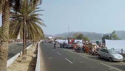 नाइट बाजार में दिखानी थी खूबसूरती, परदा लगाकर कर रहे बदरंग