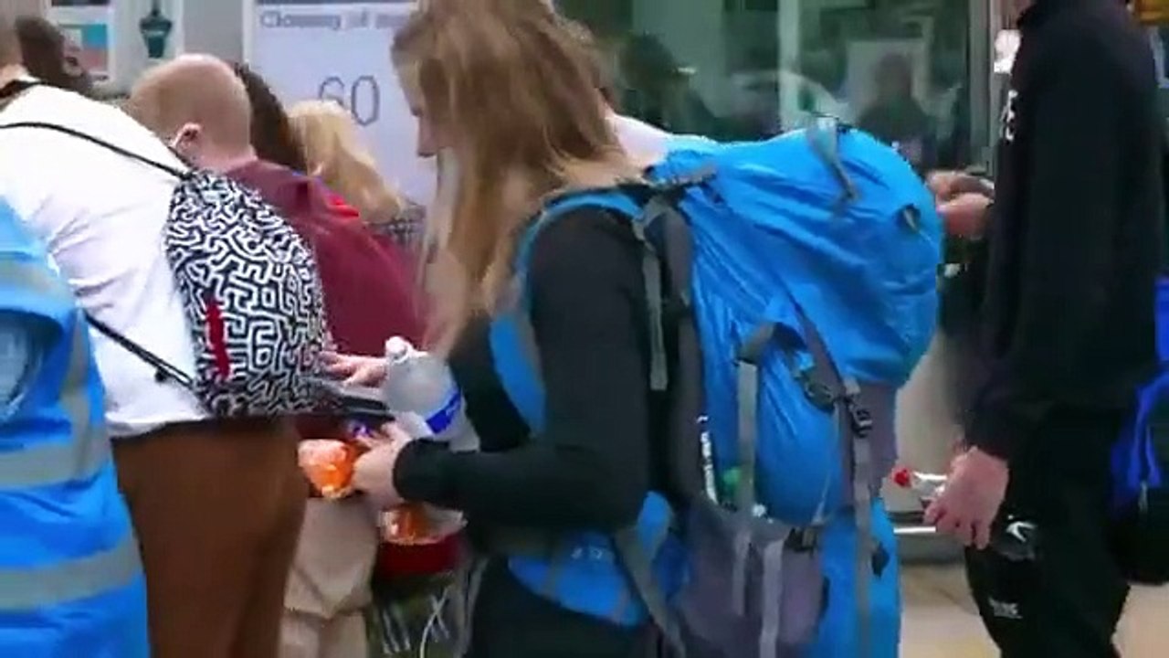 Paddington Station 24-7 - Se4 - Ep03 - Autumn HD Watch HD Deutsch