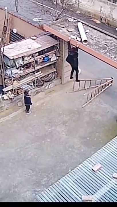 Littel Boy Saves Her Mother In A Heroic Effort