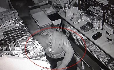 MARKETTEN 100 BİN LİRALIK HIRSIZLIĞA TUTUKLAMA