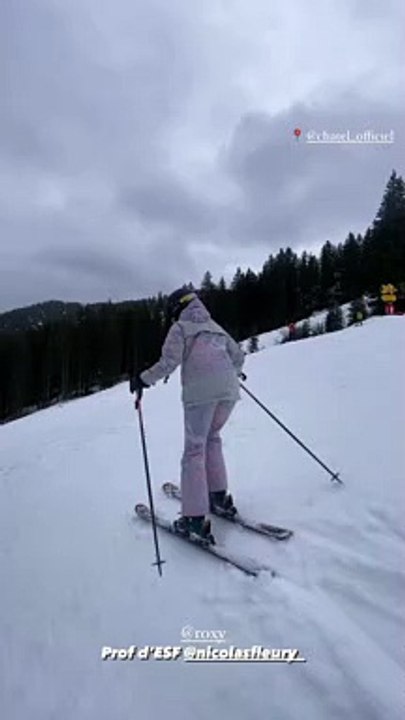 Vaimalama Chaves chute en ski sous les yeux de son chéri Nicolas Fleury