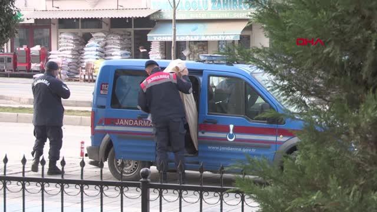 Husumetlilerini yaba ve keserle yaralayan baba-oğul tutuklandı