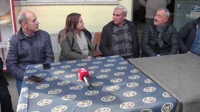 Gülizar Biçer Karaca, Denizli Buldan'da Ektiği Kekiği Elinde Kalan Çiftçiyi Ziyaret Etti.