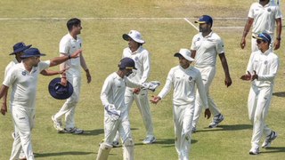 भारतीय गेंदबाज ने मचाई तबाही 7 बल्लेबाजों को 0 पर भेजे पवेलियन, मात्र 25 रनों पर आलआउट हुई टीम.