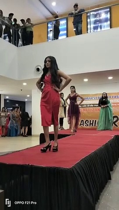 फ़ैशन रनवे शो: छत्तीसगढिय़ा मॉडल्स ने बिलासपुर में बिखेरा अपना जलवा