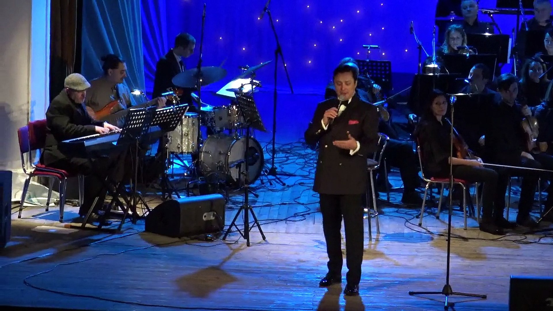 ⁣Santa Claus Is Comin’ To Town, пее Васил Петров